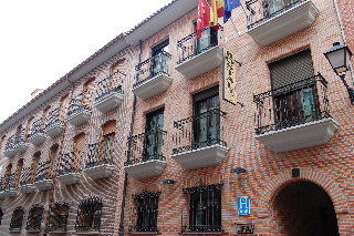 Hotel Complutense 2*