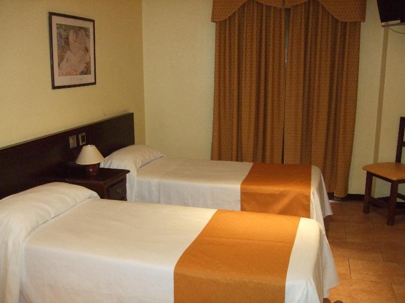 Hotel Complutense